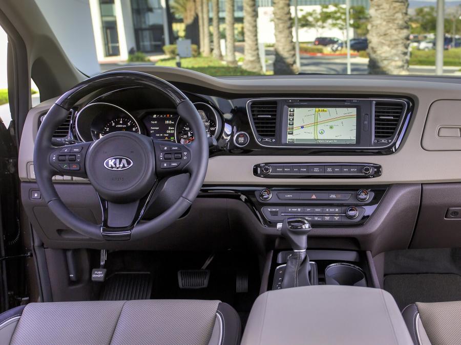  Kia Sedona SXL 2015 года  (фото 21 из 75)